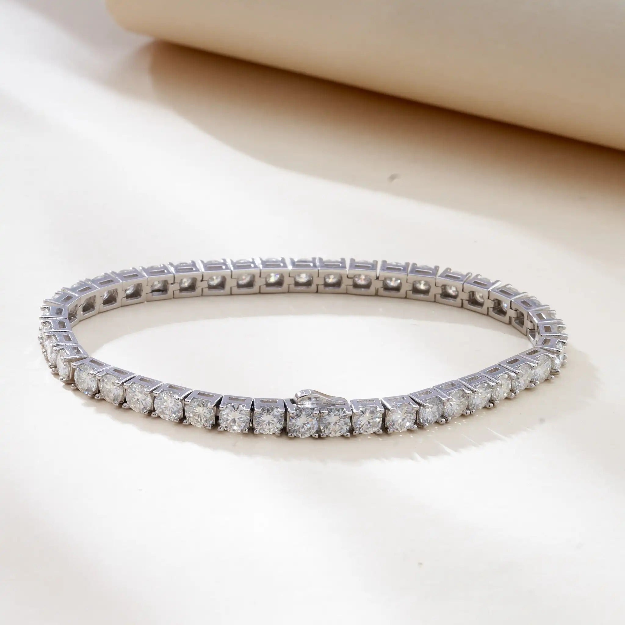 Pulsera tennis oro blanco 18k  + moissanita