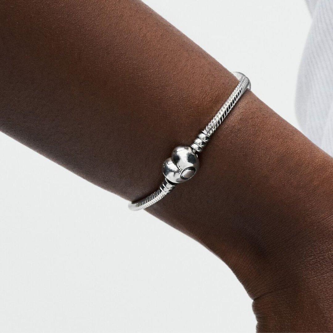 Pulsera Pandora Corazón de Moments + Charm Disney Stich Azul (Plata de primera ley)